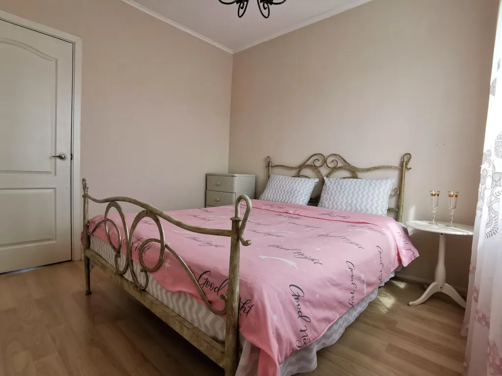 Трехкомнатная квартира в центре с видом на горы