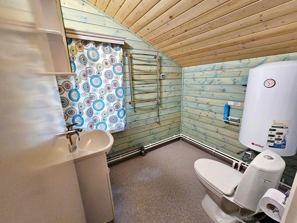 Уютный и просторный коттедж в сосновом бору на берегу озера