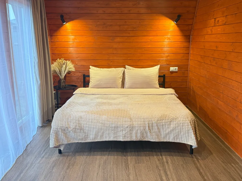 Уютный домик А-Фрейм с террасой и мангальной зоной