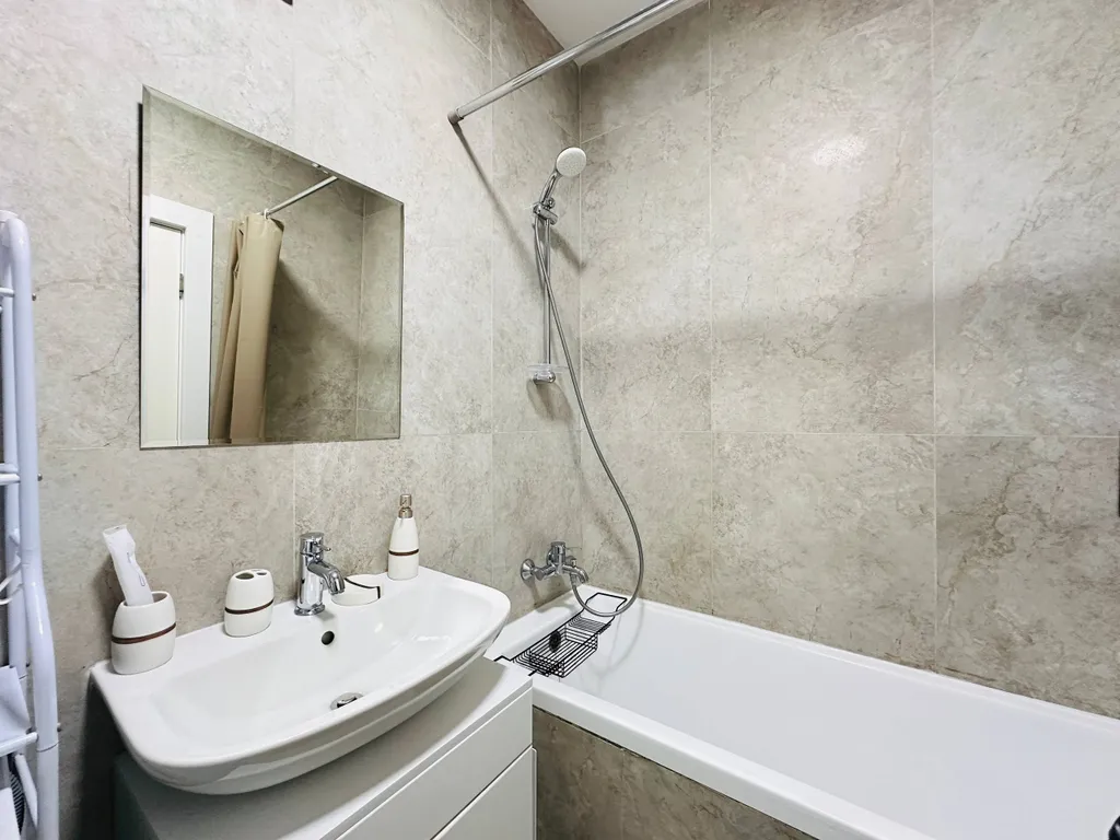 3-комнатные апартаменты для 6 чел в центре рядом с ТРЦ Мега