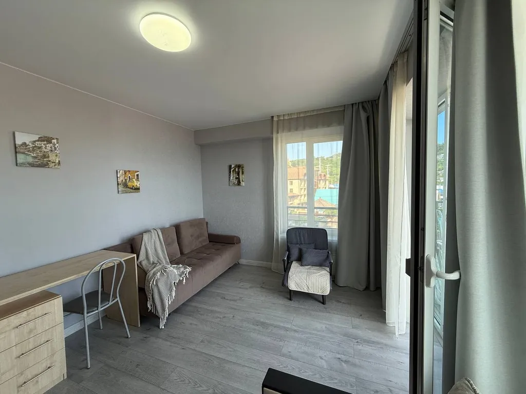 Двухкомнатная квартира с видом на море, на территории бассейн, детские