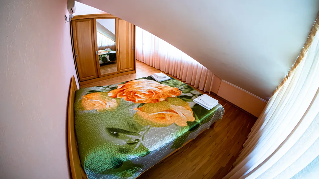 Дом у моря с бассейном