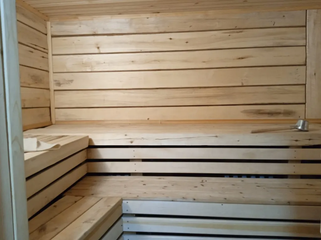 Просторный дом с новой баней и всей инфраструктурой для отдыха