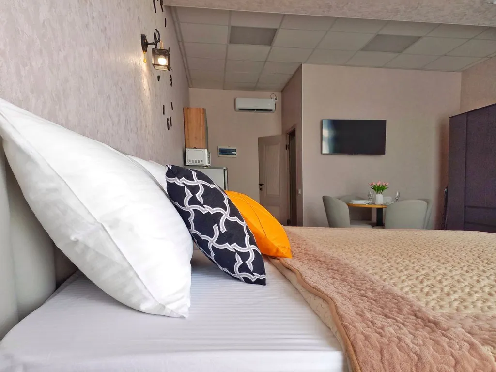 Комфортный семейный номер-студия с видом на горы