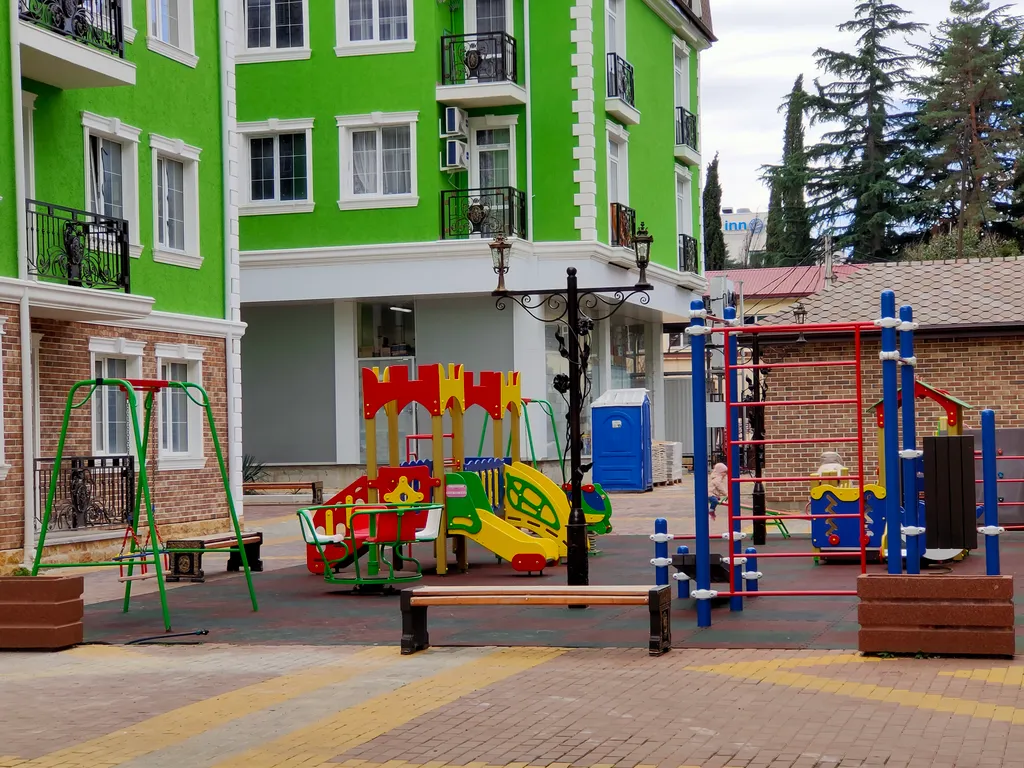 Квартира с отдельной спальней в Арт лайт сити