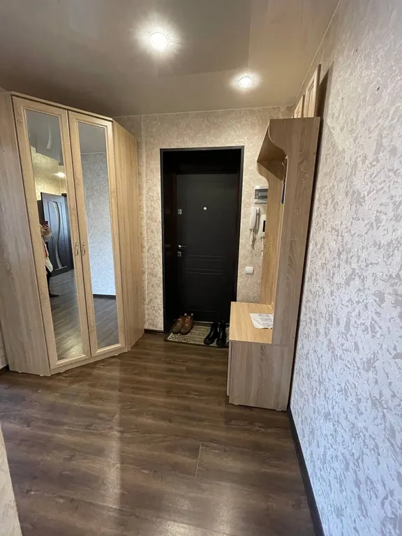 В центре Ишима, просторная 2-комнатная для командировок и семьи