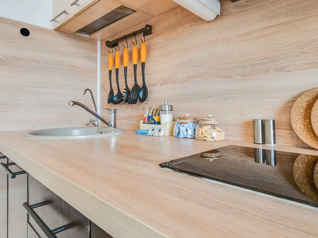 Новая студия, чистый подъезд, свежий ремонт, рядом аэропорт