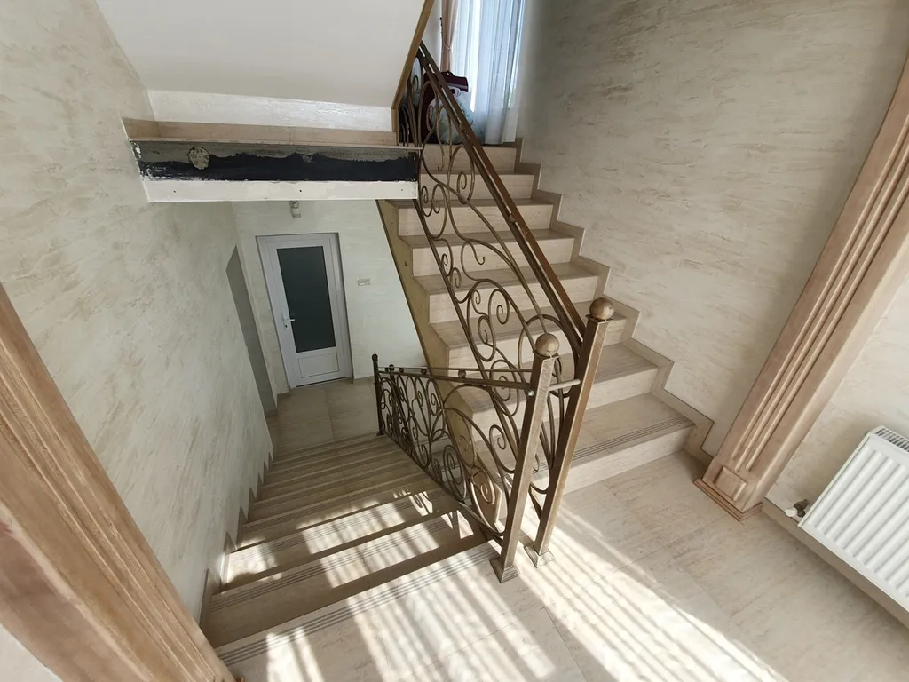 Жилье со своей кухней в частном секторе возле кинотеатра ракета