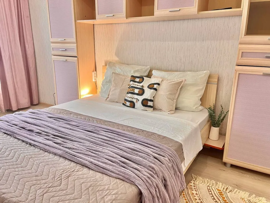 Евродвушка Апарт Гулливер с лоджией в центре