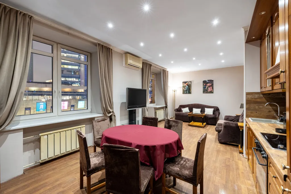 Квартира 3-комнатная квартира с видом на ночную Москву — Москва