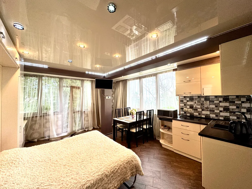 Студия с видом на море