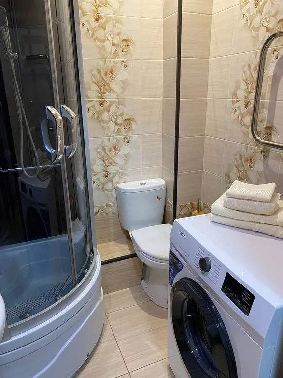 Прекрасная студия в современном стиле с кондиционером и горячей водой