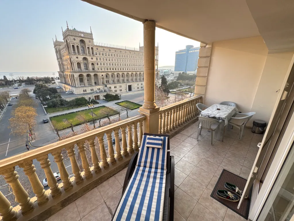 Апартаменты в центре с восхитительным видом на море