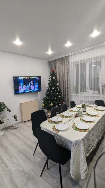 Новый коттедж возле соснового леса