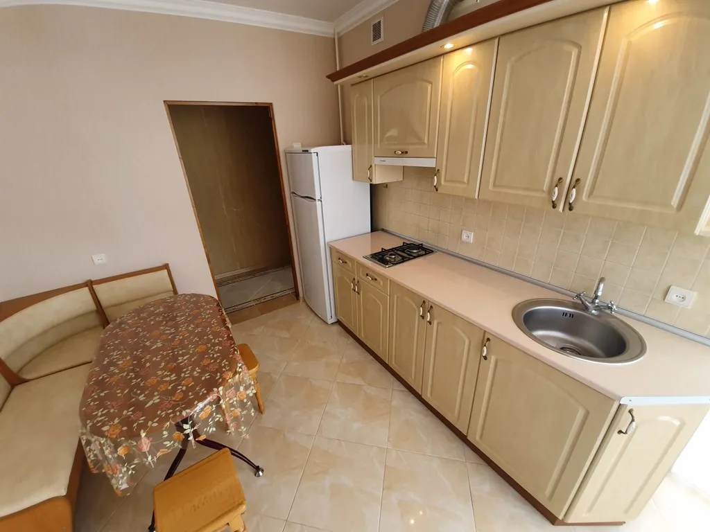 Жилье со своей кухней в частном секторе возле кинотеатра ракета