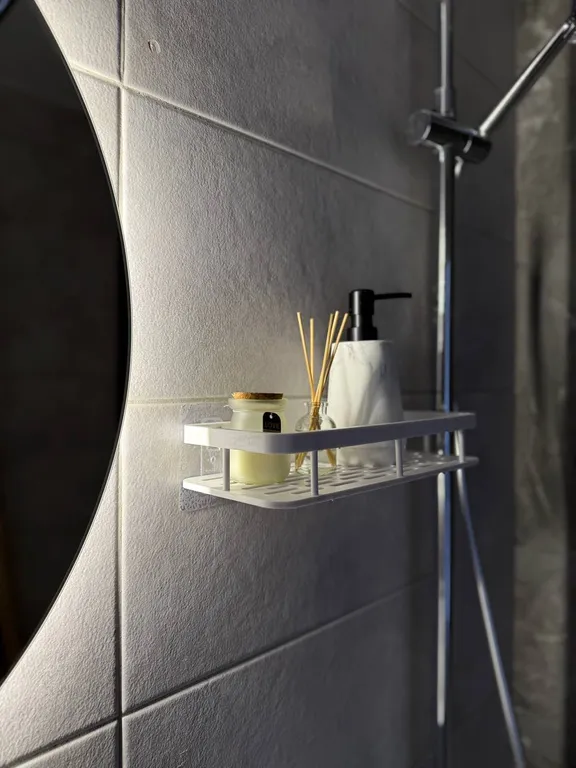 Студия с панорамными окнами и атмосферным видом