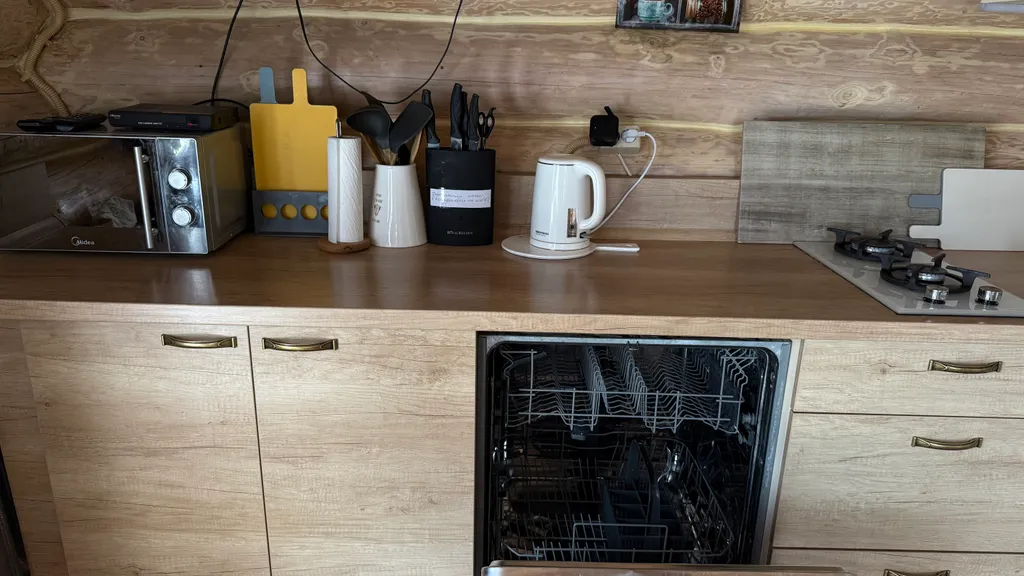 Домик у реки