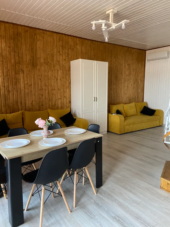 Домики на берегу Каспийского моря