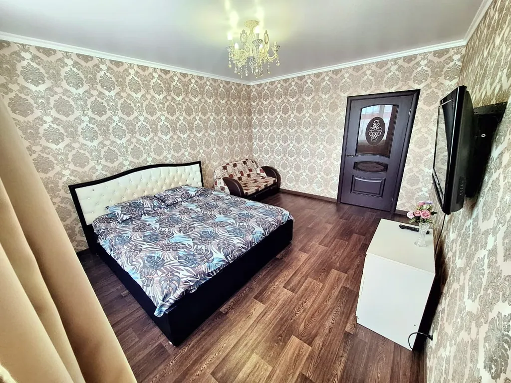 Квартира с двумя балконами на выезде — аренда посуточно в Сургут