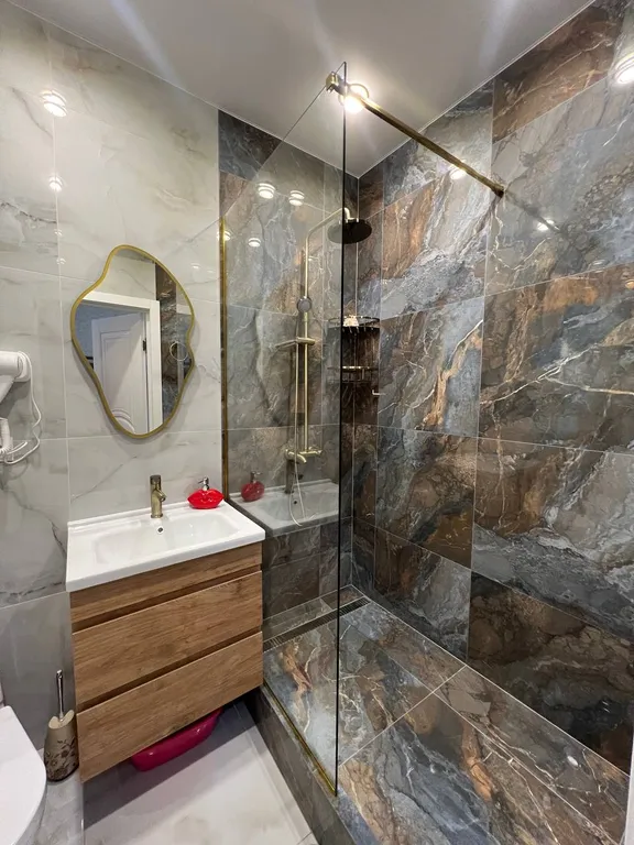 Уютная студия с дизайнерским ремонтом