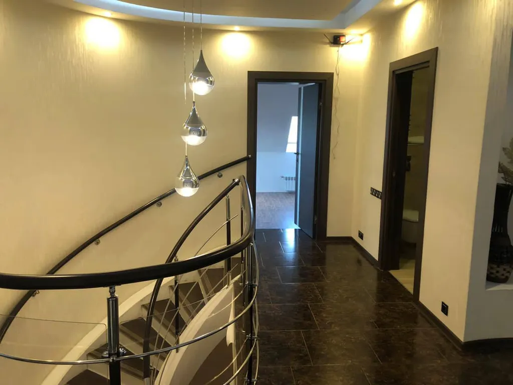 Уютный дом с дизайнерским ремонтом