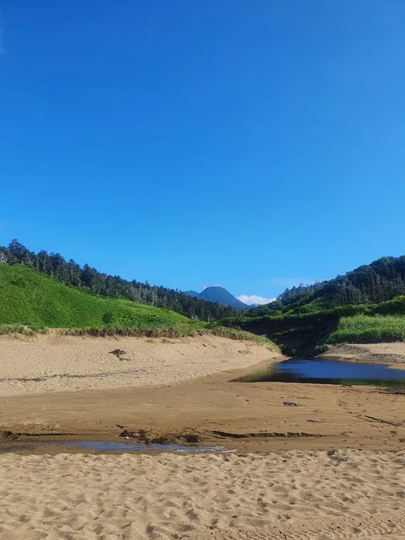 Уютный купол на острове Кунашир