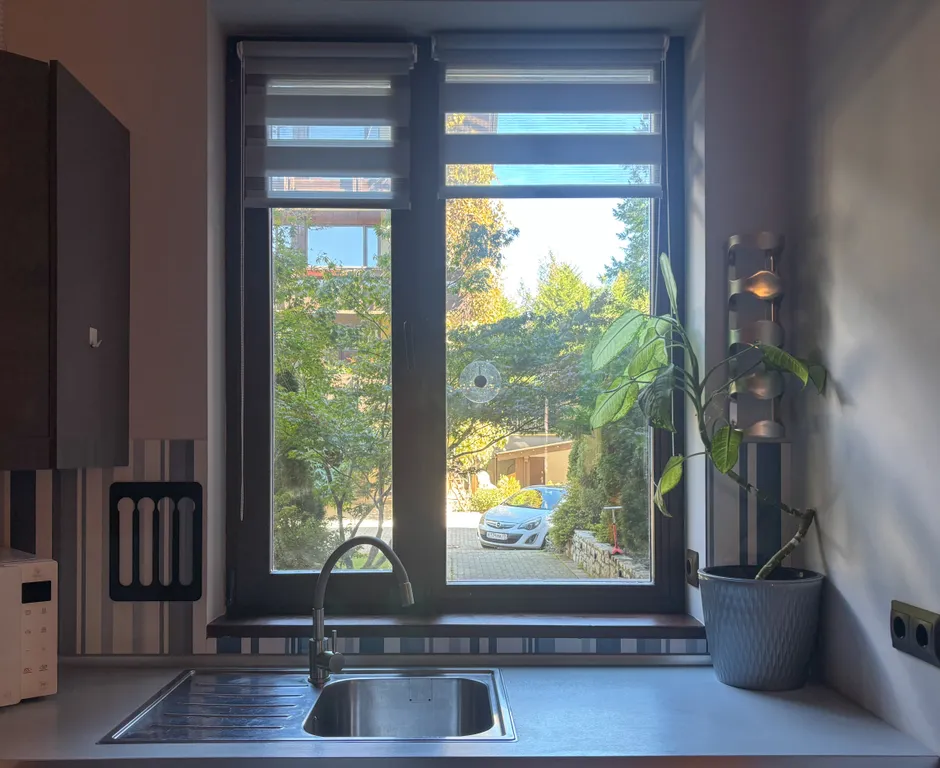 Квартира отдельной спальней и балконом в центре Поляны