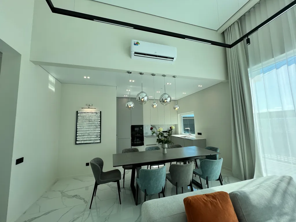 Дом с бассейном и сауной