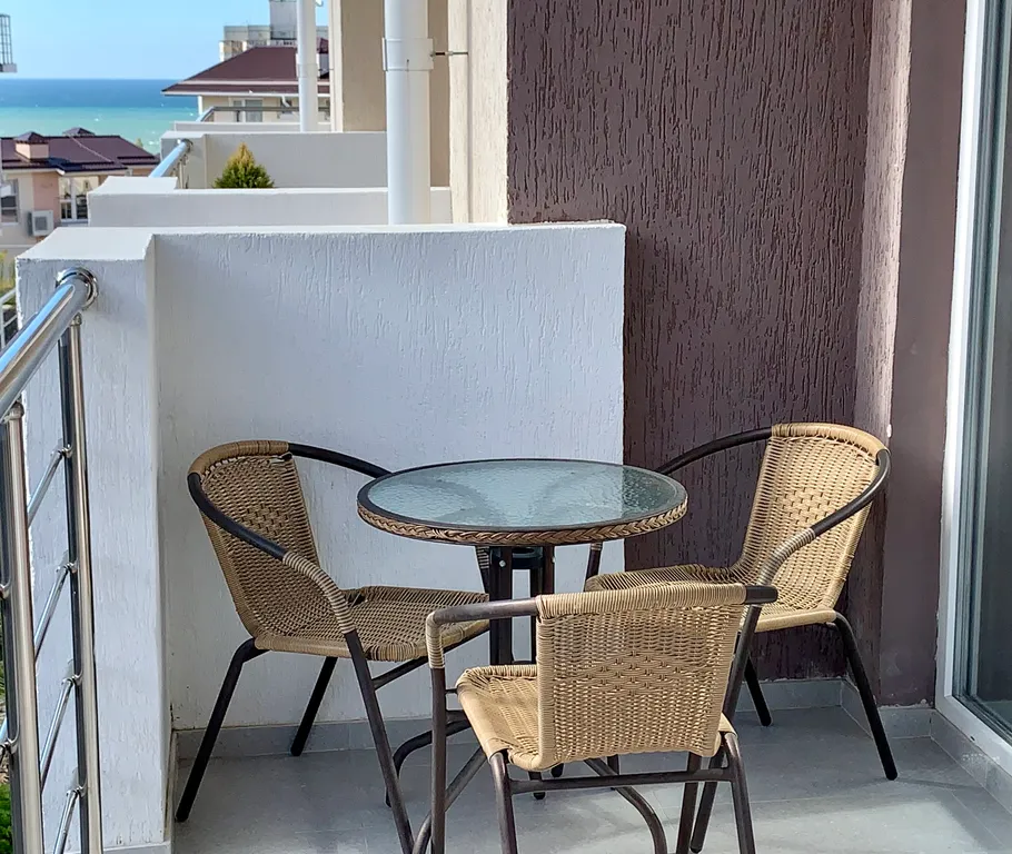 Уютный светлый дом с видом на море