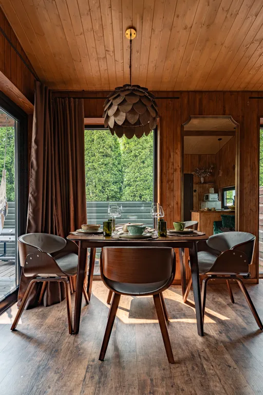 Сказочный уютный домик у моря