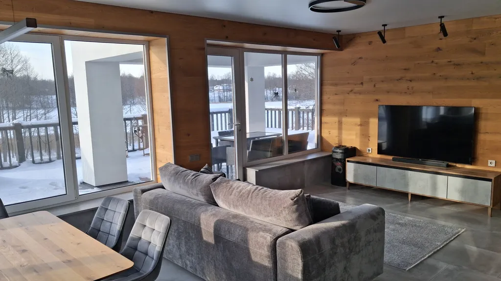 Современный дом на берегу озера в национальном парке Браславские озера