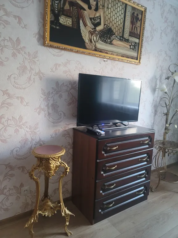 2-комнатная квартира вблизи парка и озера