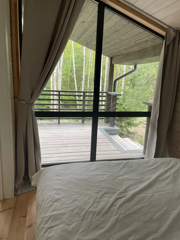 Уютный дом в лесу