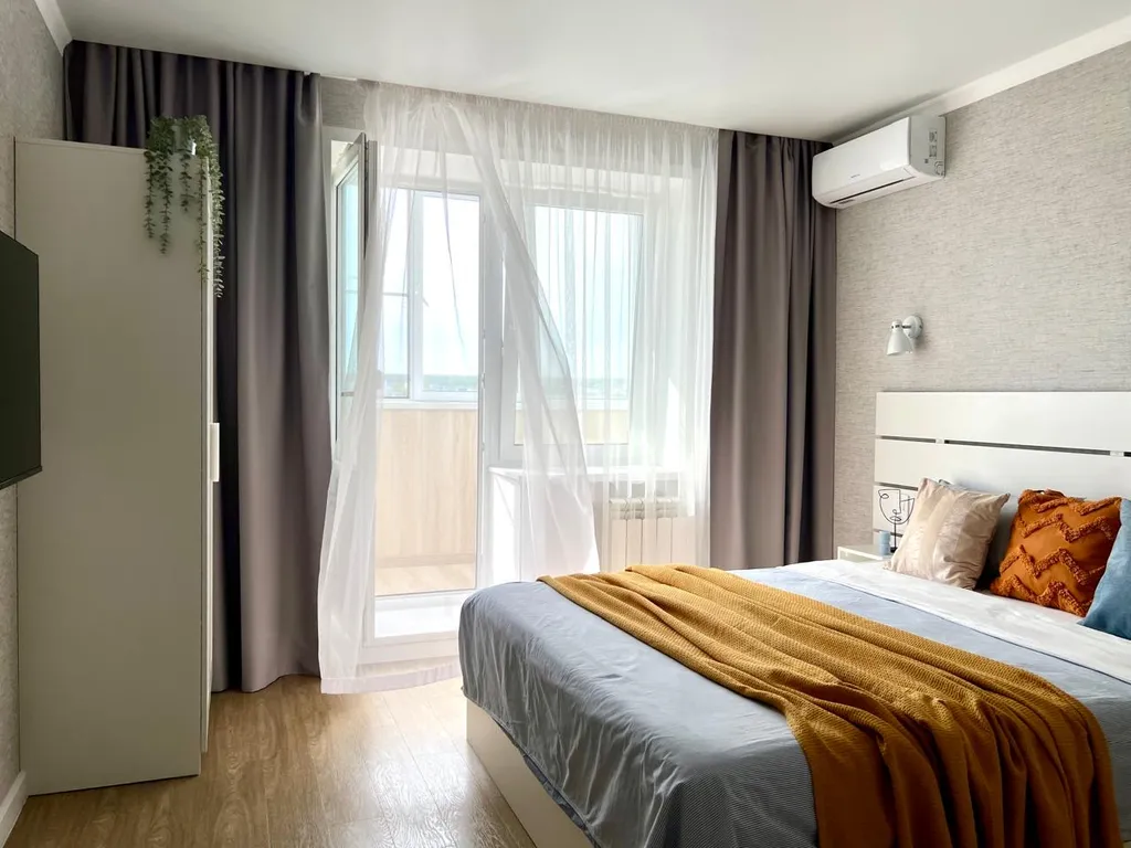 Стильный белоснежный апартамент в центре города, бесконтактный заезд