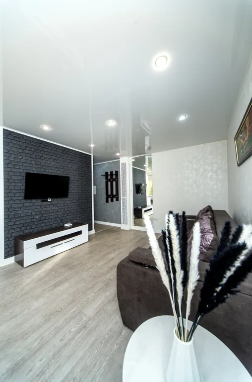 2-ком на набережной в самом центре города