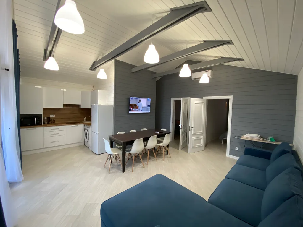 Домик на берегу моря