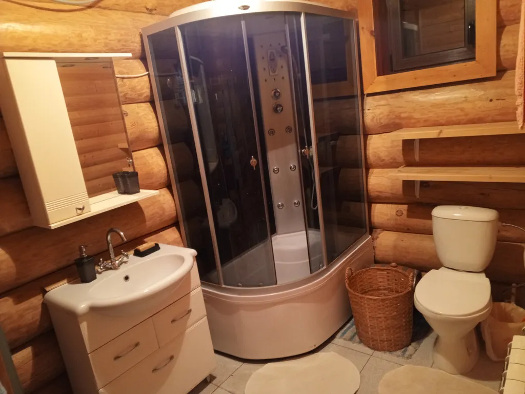 Уютный, бревенчатый дом