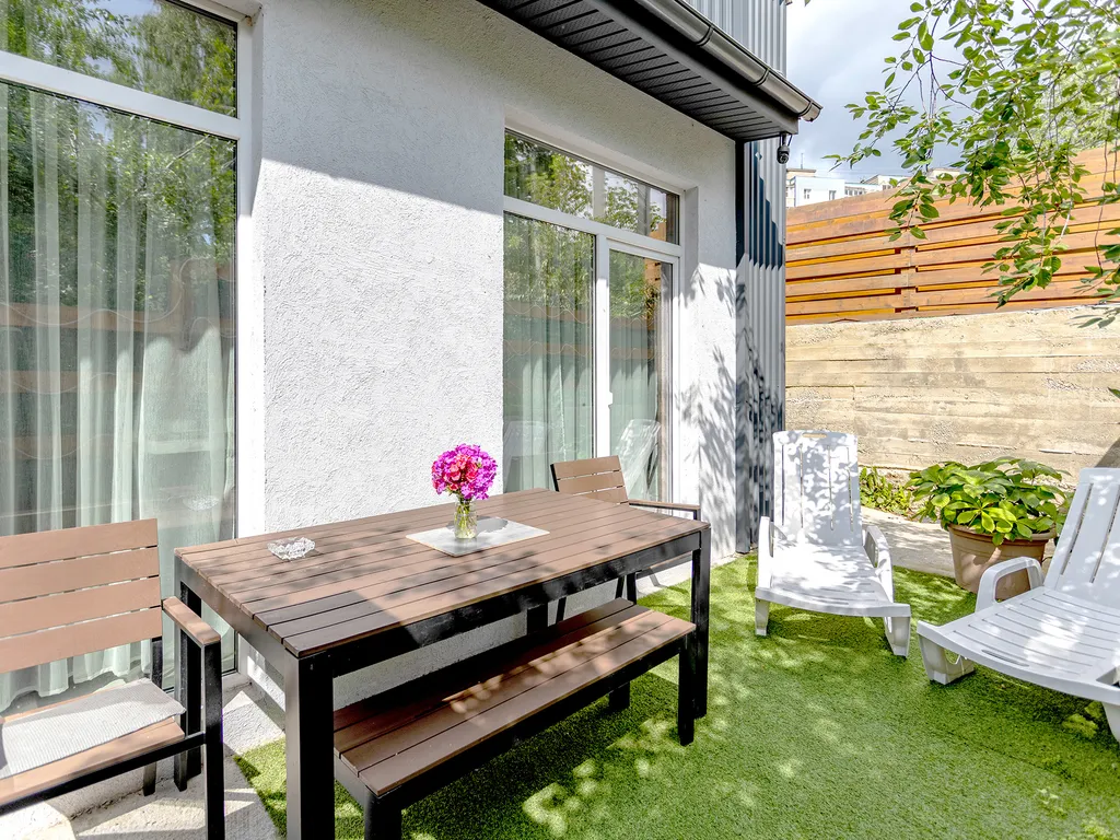 Уютный таунхаус с видом на сад