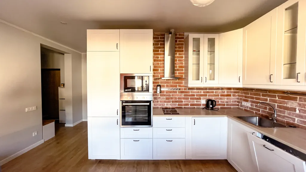 Семейный апартамент с двумя балконами