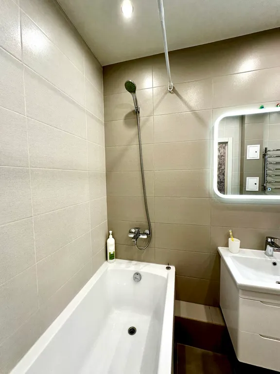 Fresh room: апартаменты на ул. Маршала Устинова д. 3