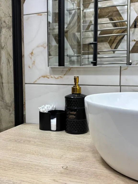 Просторная, чистая двушка с кухней-столовой в историческом центре