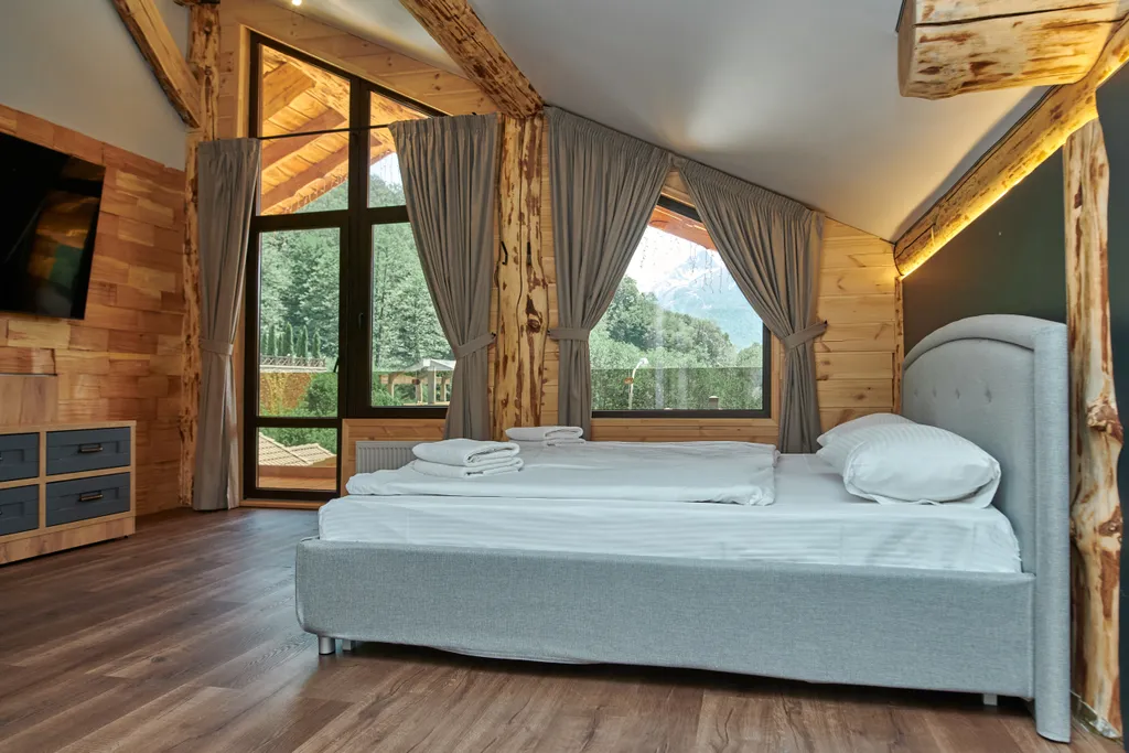 Коттедж Шале с бассейном и джакузи — Красная Поляна