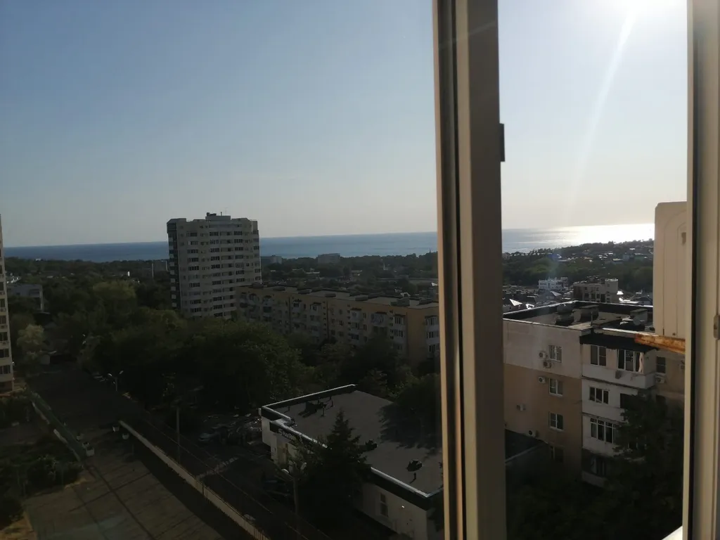 Просторная однокомнатная квартира с видом на море