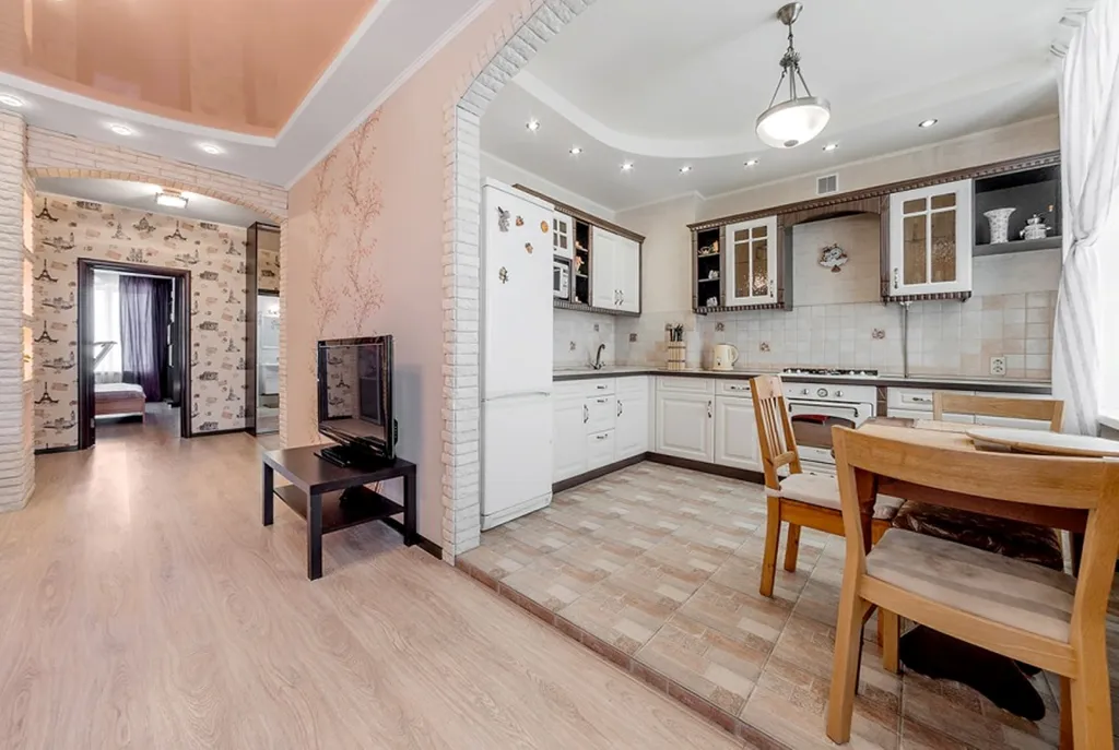 Отличная двухкомнатная квартира с дизайнерским ремонтом