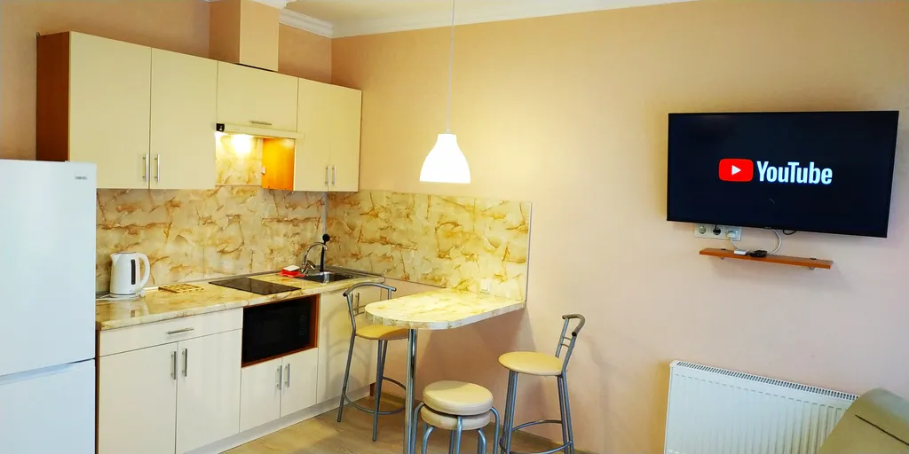 Судия в 600 метрах от моря в центре Адлера