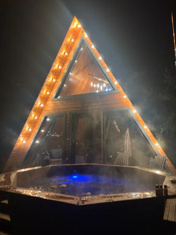 Коттедж Дом афрейм с видом на горы и пруд — аренда посуточно в Гуамка