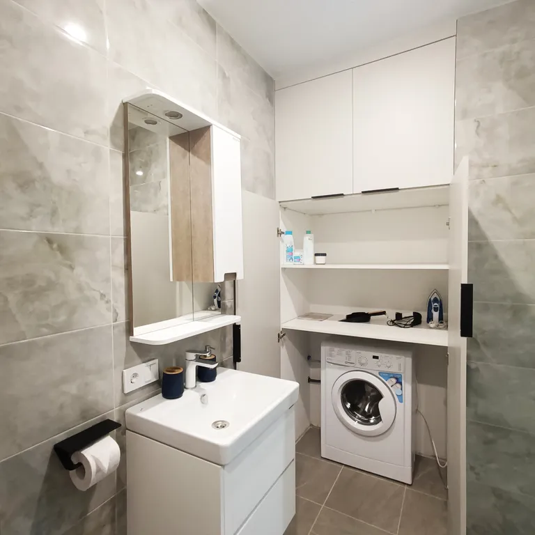 Новая студия в Минск-Мир с самозаселением возле метро