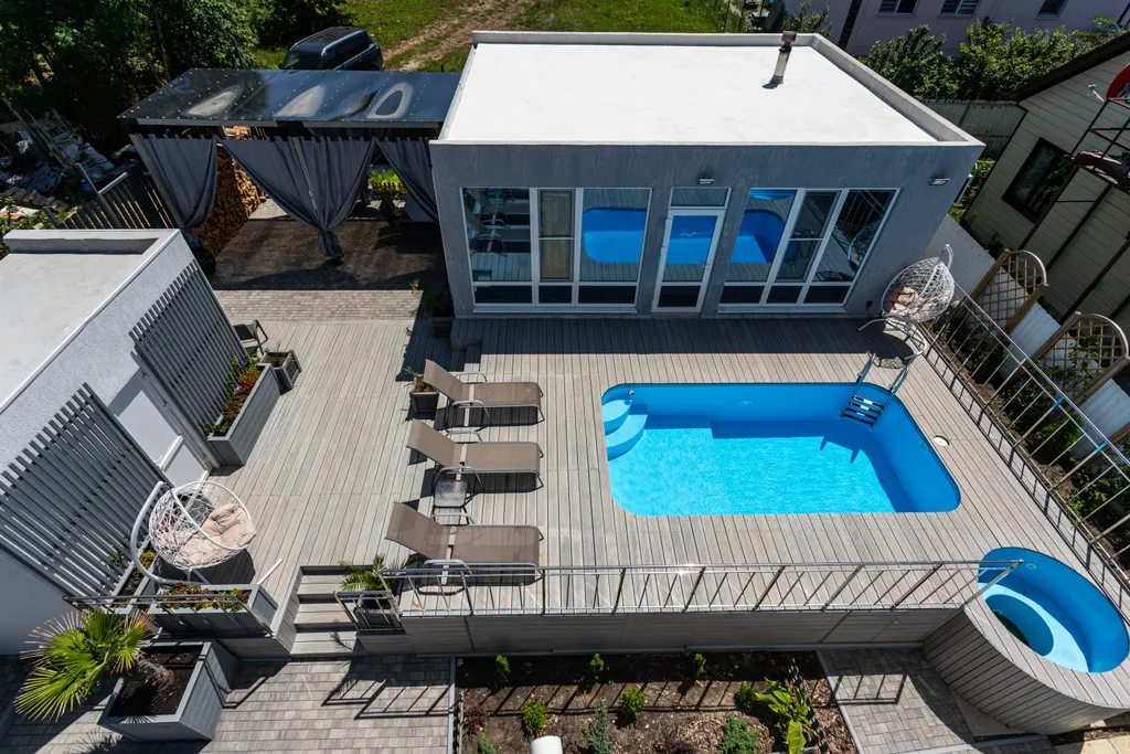 Дом для отдыха с бассейном и банным комплексом