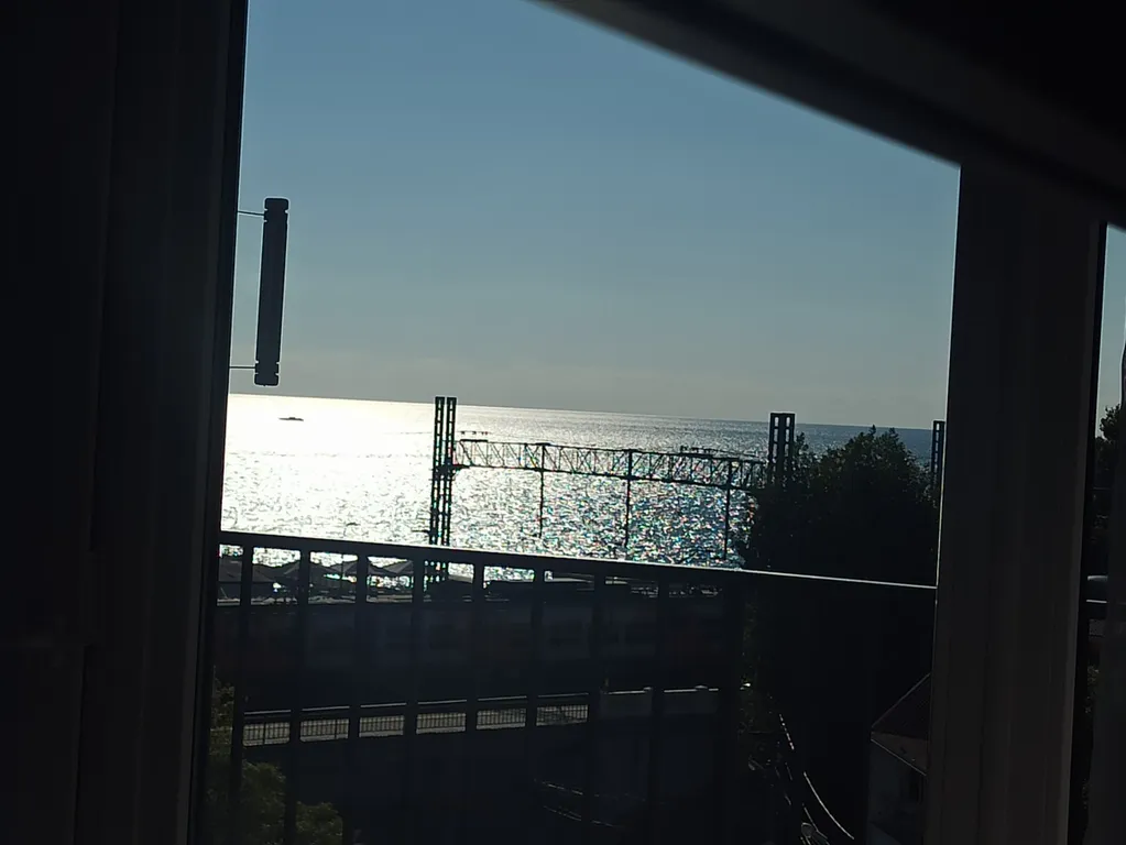 Студия на берегу моря