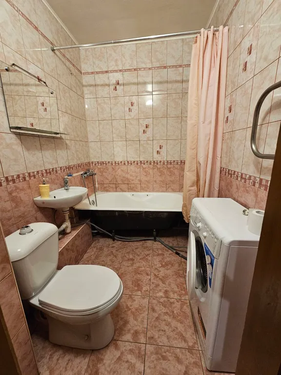 Рядом с остановкой Лисиха